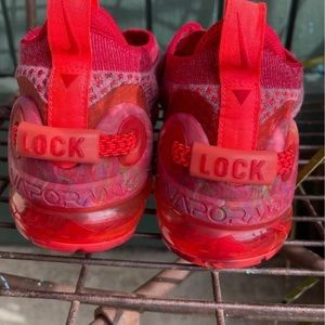 Nike Air Vapormax Flyknit Red